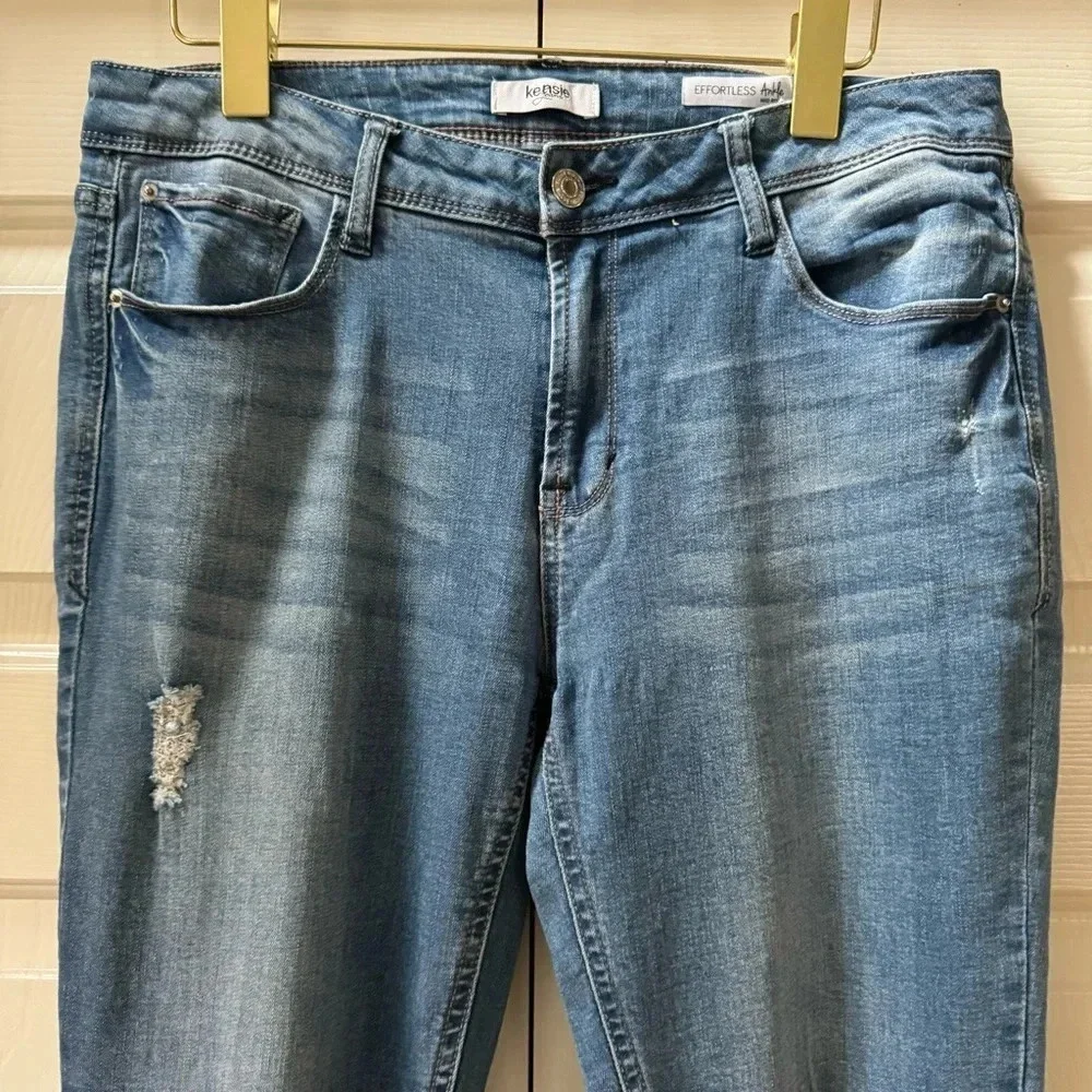 Kensie Effortless Ankle Mid Rise Distressed Jeans Women’s size 8